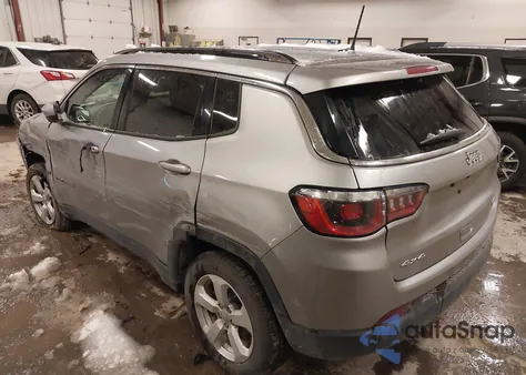 2019 Jeep Compass Latitude 4X4 из США, поврежденный, VIN 3C4NJDBB7KT646179